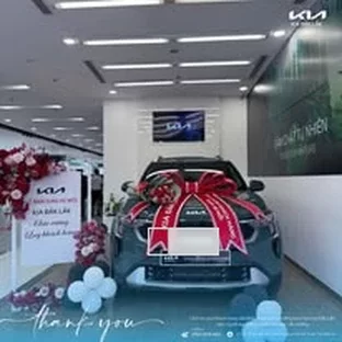 Kia Đắk Lắk - Khách hàng tham khảo xe thực tế tại Buôn Ma Thuột.