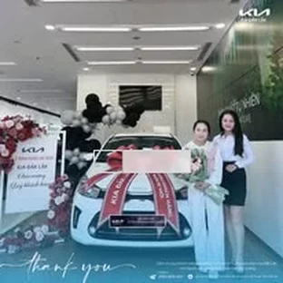 Kia Đắk Lắk - Hoạt động hỗ trợ khách chọn xe tại Cư M'gar.